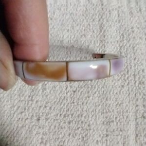 Silvertone brown 🤎 pink 🩷 white 🤍 small cuff bracelet